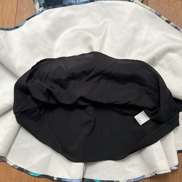 Keepsake the Label Echo Geo Floral A line mini dress sleeveless blue white sz XS - Picture 13 of 15